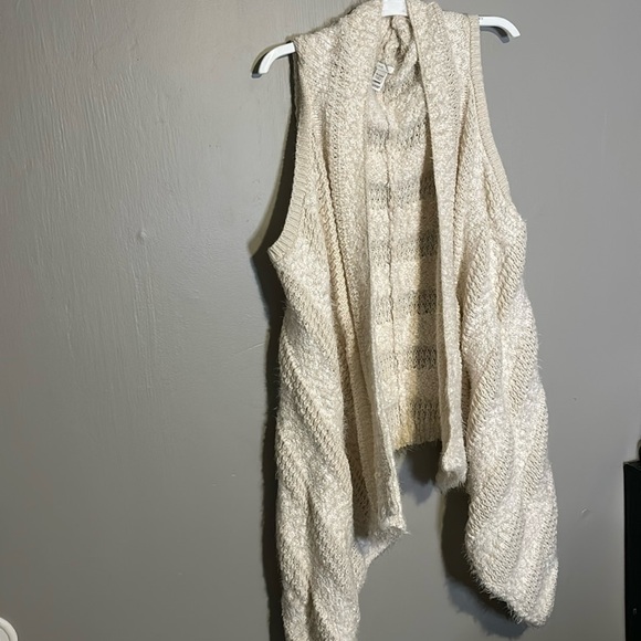 Cato Fluffy Sleeveless Cardigan - Picture 1 of 5